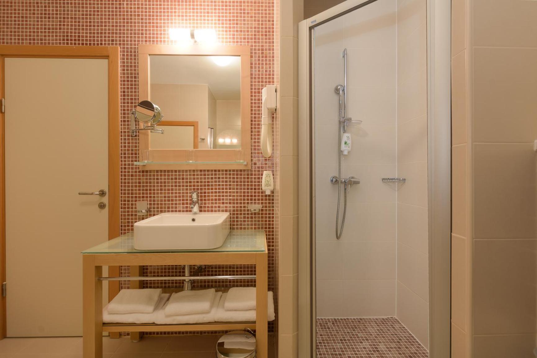 Apartments Grand Novi Vinodolski Resort Phòng bức ảnh
